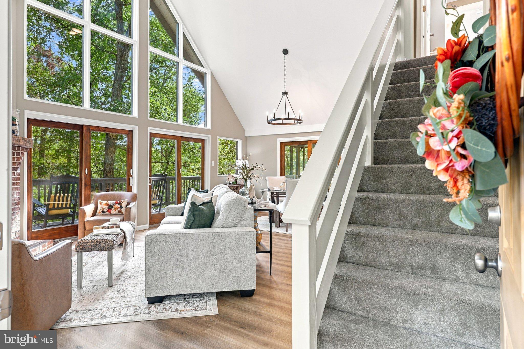 33 WIGWAM COURT