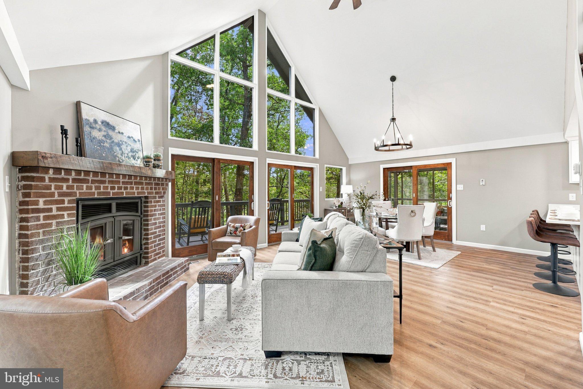 33 WIGWAM COURT