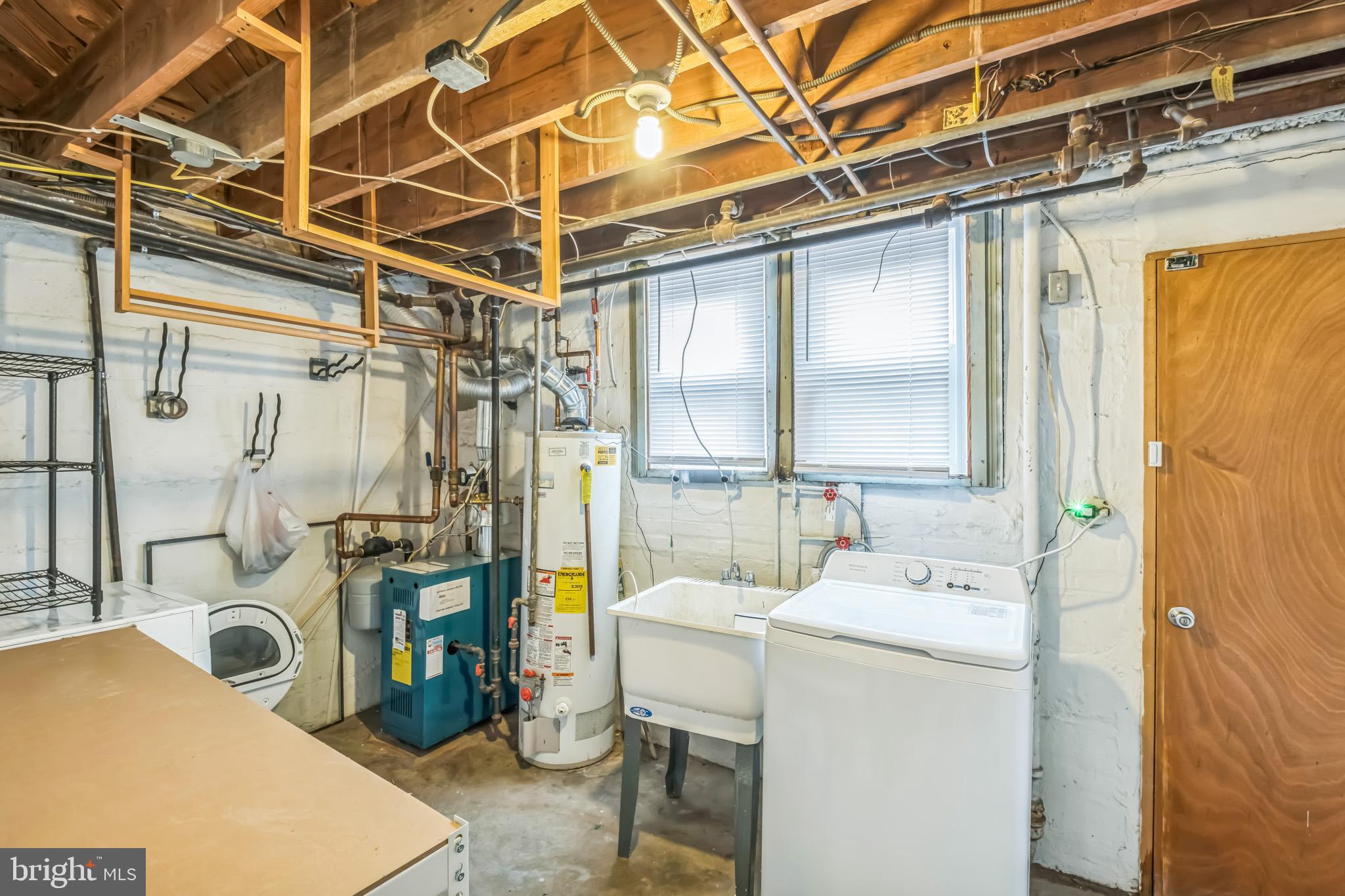 CAPITOL HILL - Residential Lease