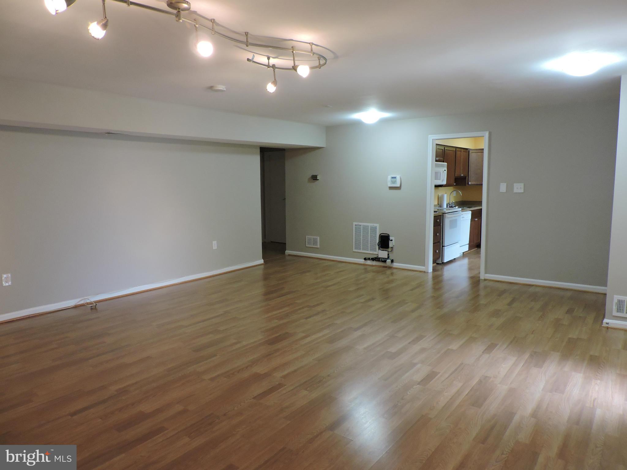 TERRACE TOWNHOUSES OF ANNANDALE - Residential Lease