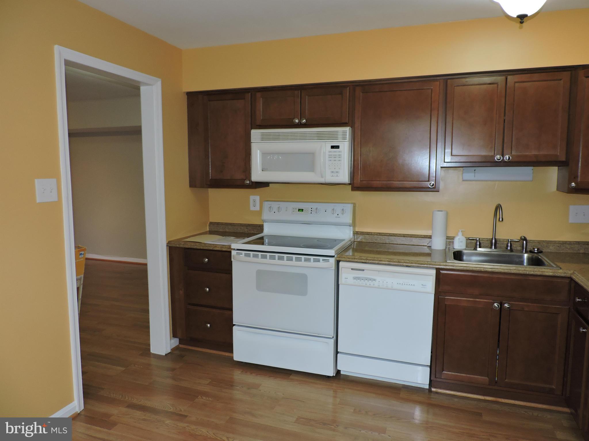 TERRACE TOWNHOUSES OF ANNANDALE - Residential Lease