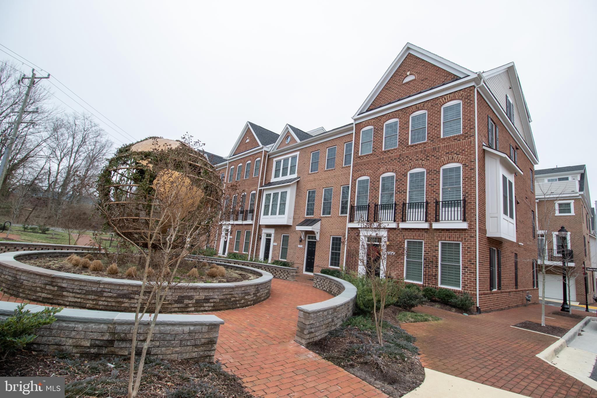 CRESCENT PLACE - Residential