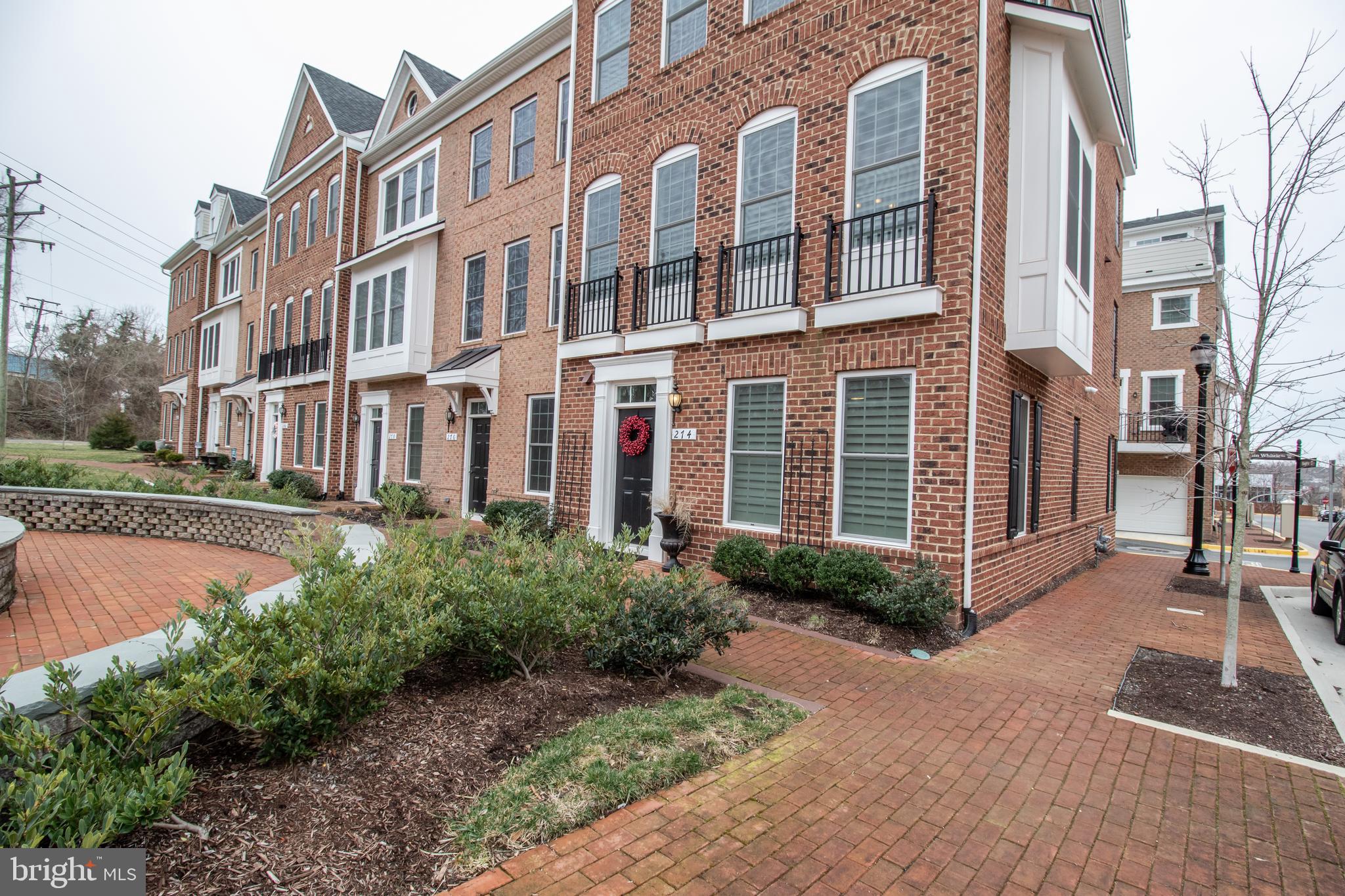 CRESCENT PLACE - Residential