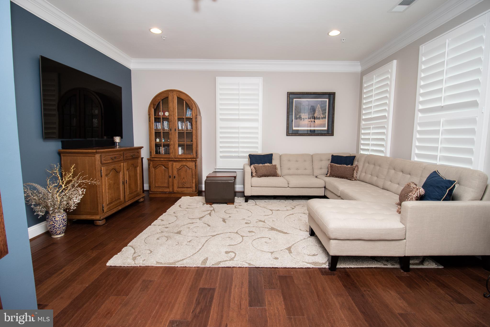 CRESCENT PLACE - Residential