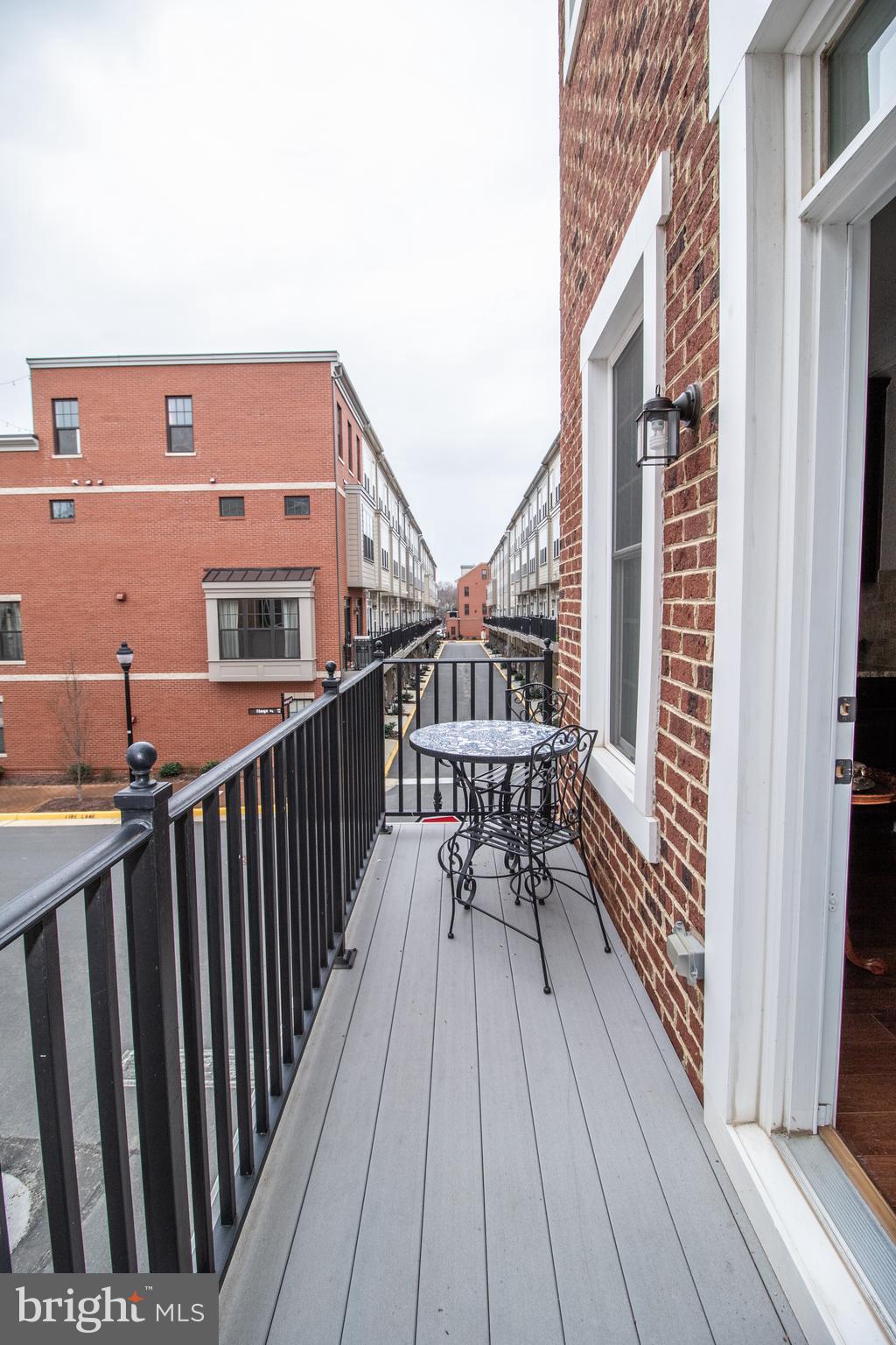 CRESCENT PLACE - Residential