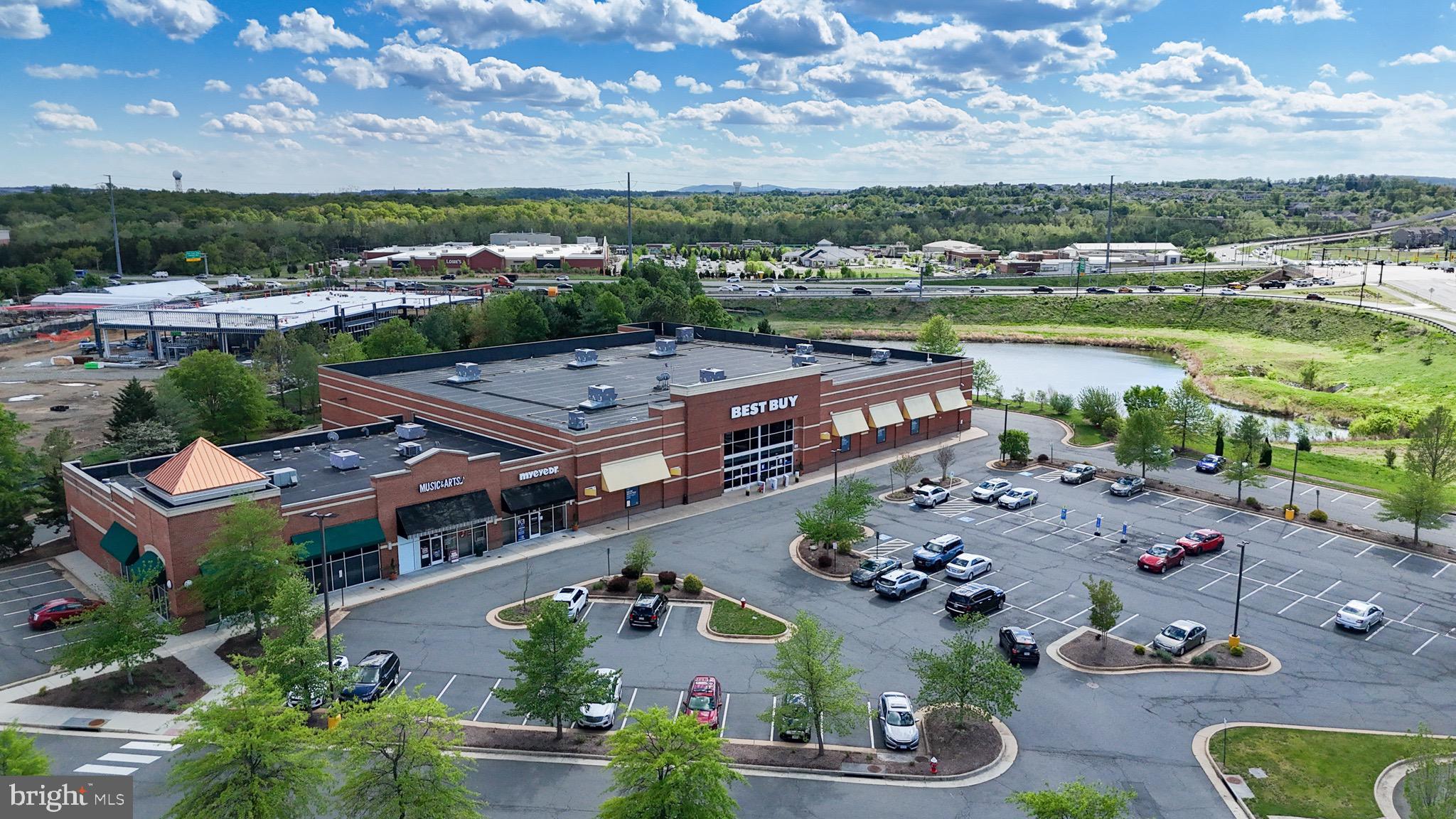 GATHERINGS AT POTOMAC STATION - Residential