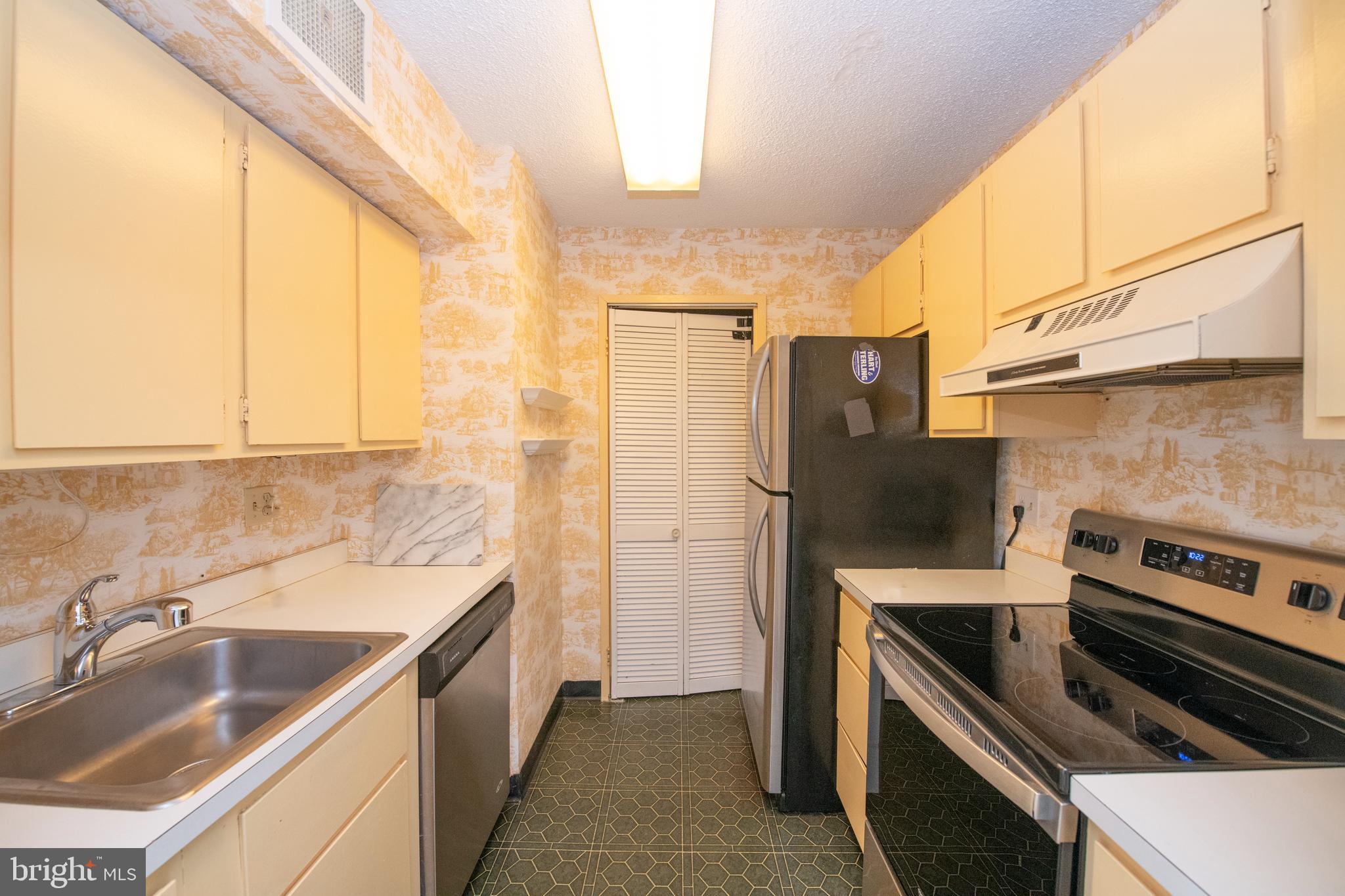 PLYMOUTH HILLS - Residential