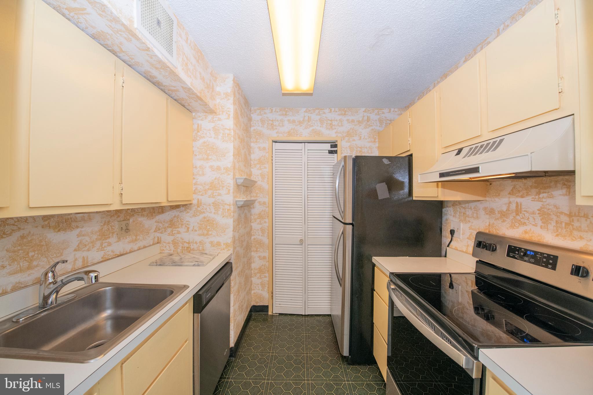 PLYMOUTH HILLS - Residential