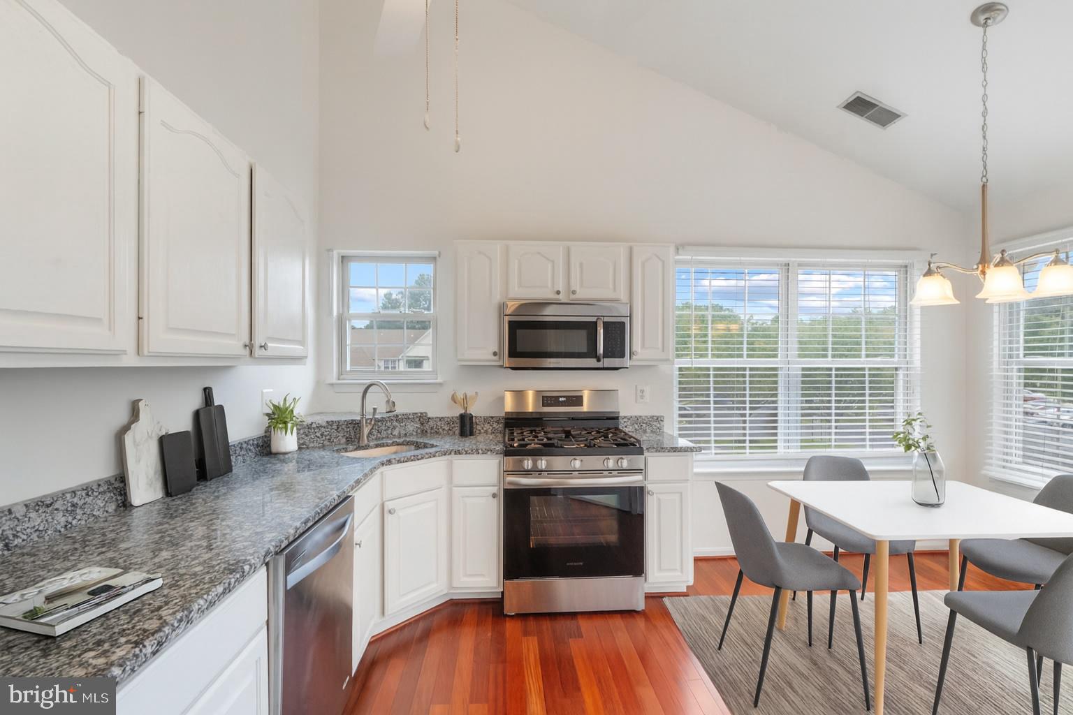 1309 SHERIDAN PLACE J 99
