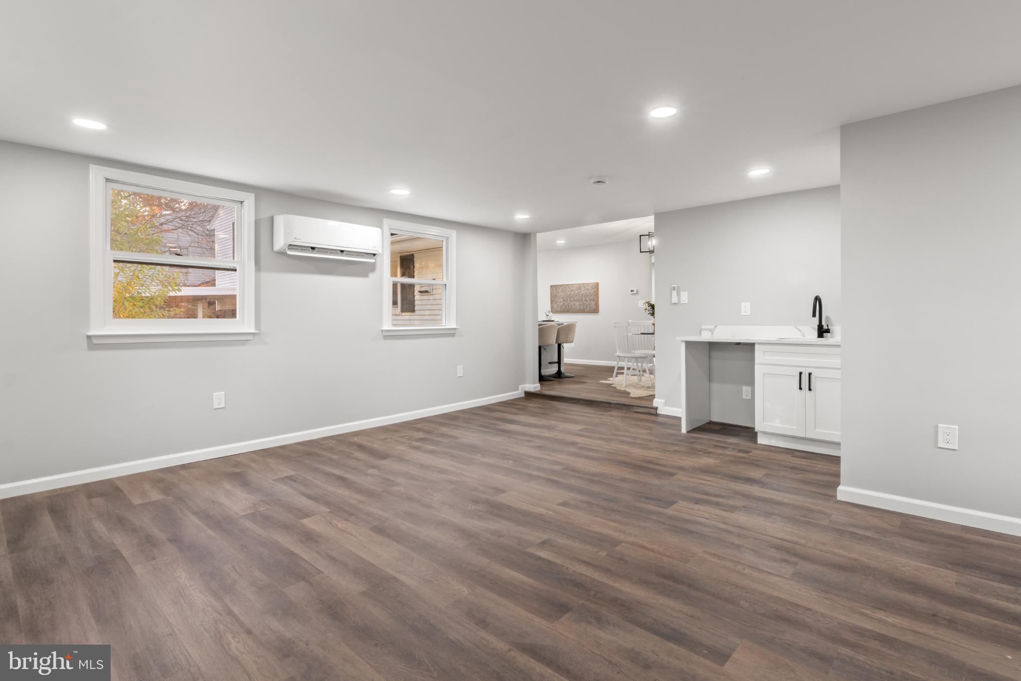 CALVERTON - Residential