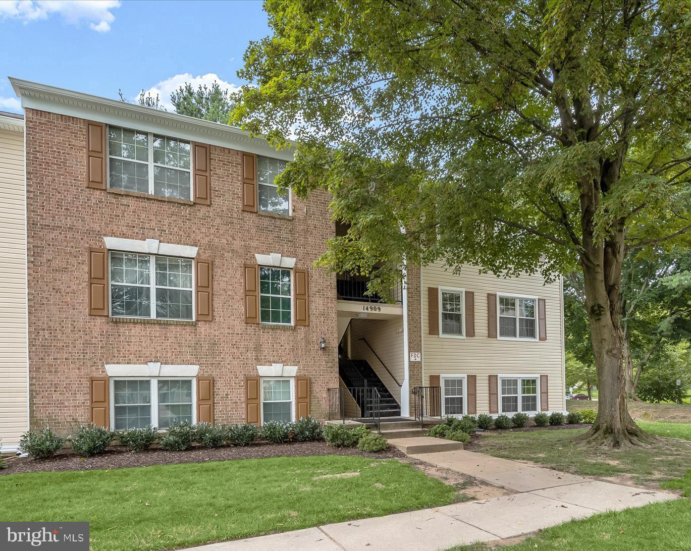 Spacious three-bedroom, two-bath condominium showcases numerous updates, including select new windows, water heater, washer and dryer, fresh paint, updated flooring, and more. A sunlit, open layout features a generous living room perfect for relaxing or entertaining. The kitchen offers a dedicated dining area, classic wood cabinetry, glass-top electric stove, and a convenient in-unit laundry room. Three well-proportioned bedrooms and two full bathrooms positioned for privacy provide comfortable living for family or guests. Residents enjoy fantastic community amenities, including a swimming pool, clubhouse, tot lot, and tennis courts. Ideally located near shopping, dining, and entertainment options, with easy access to major commuter routes for added convenience.