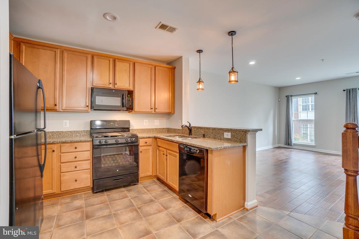 MARKET CENTER - Residential