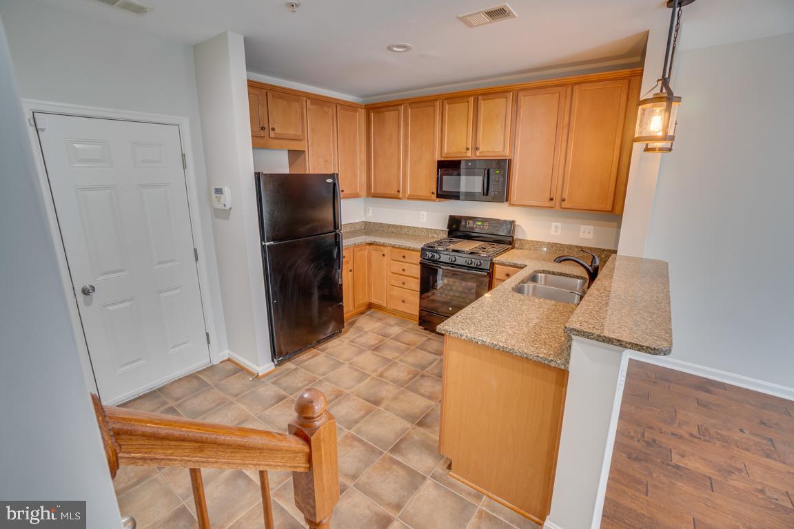 MARKET CENTER - Residential