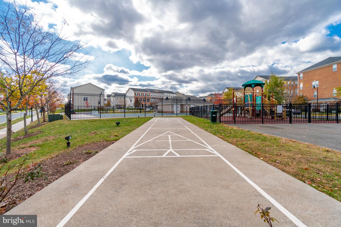 MARKET CENTER - Residential