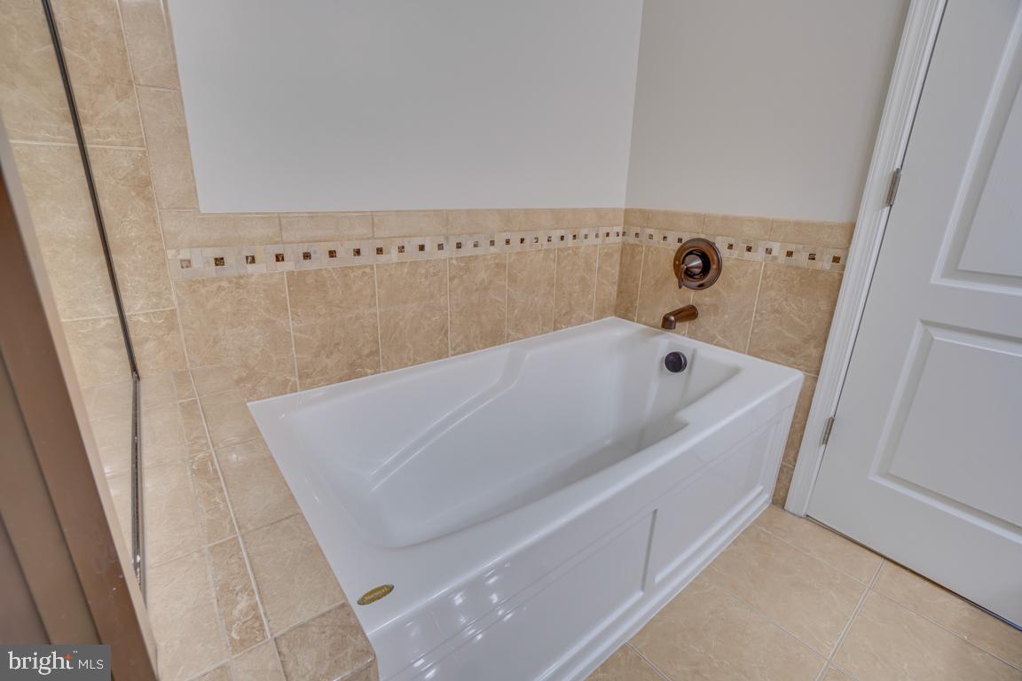 MARKET CENTER - Residential