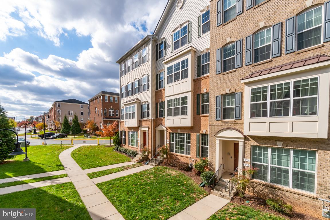 MARKET CENTER - Residential