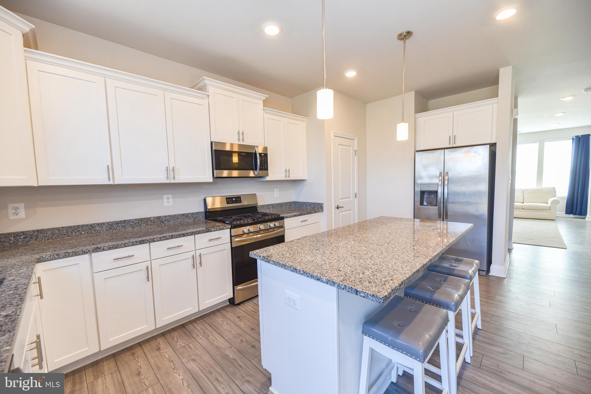 PLANTATION LAKES - Residential