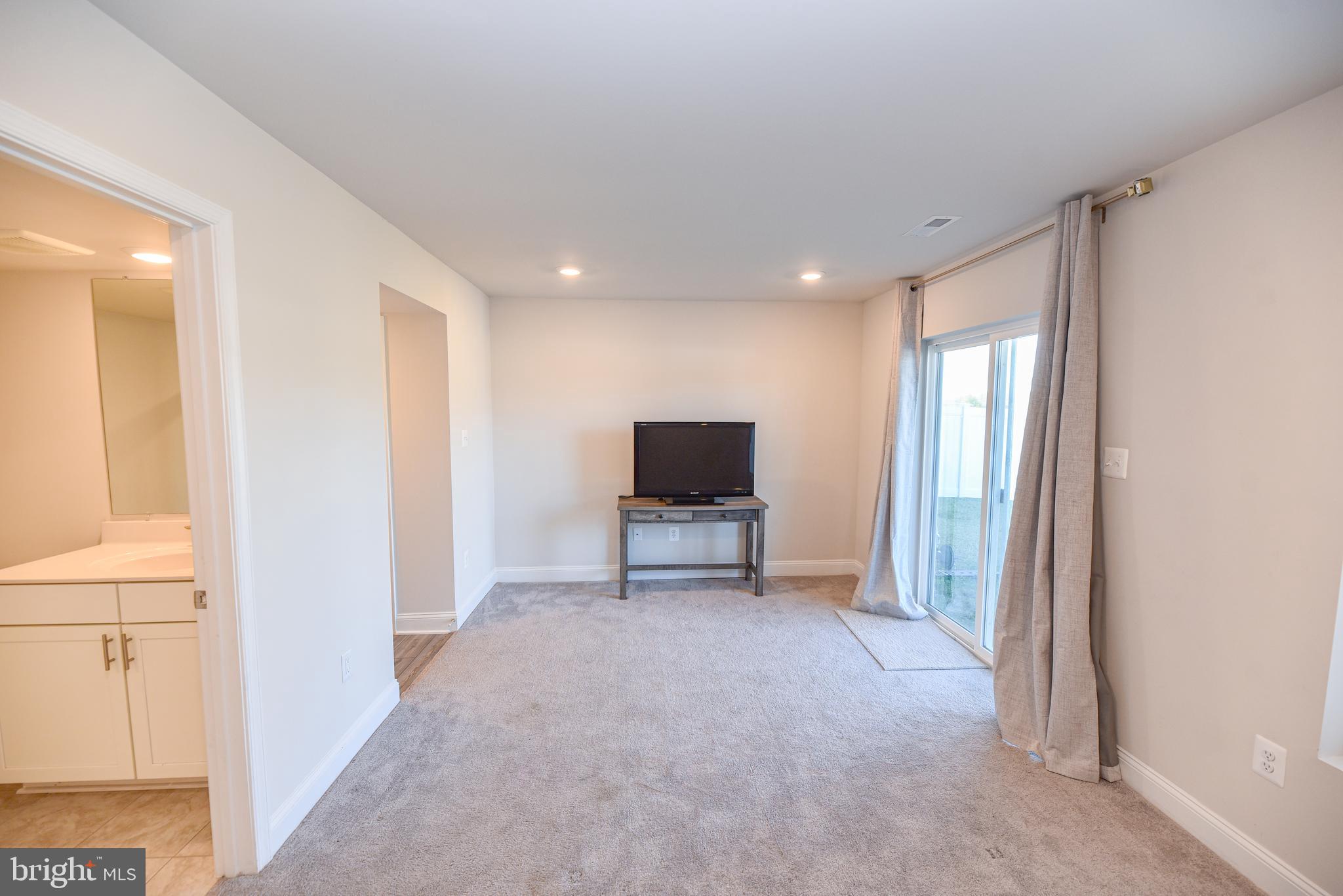 PLANTATION LAKES - Residential