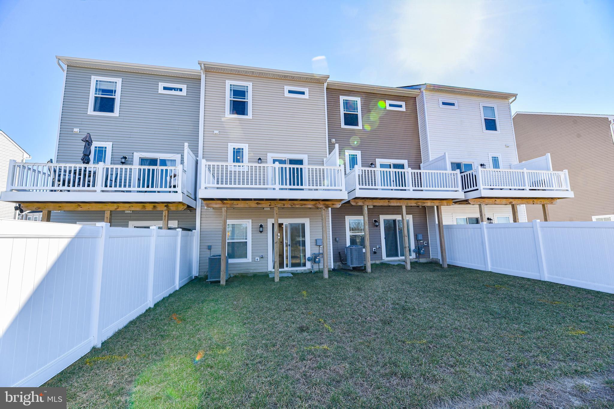 PLANTATION LAKES - Residential