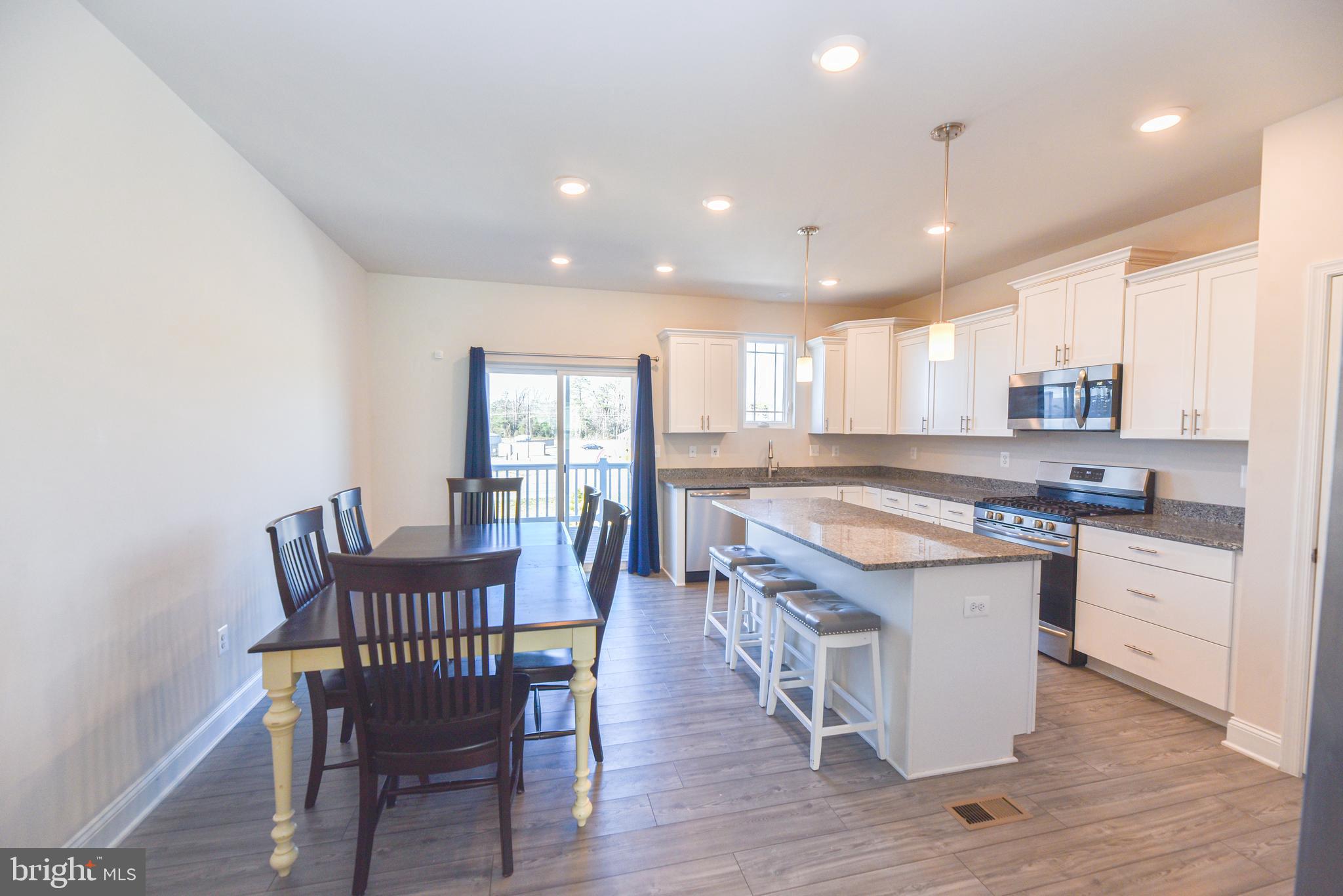 PLANTATION LAKES - Residential