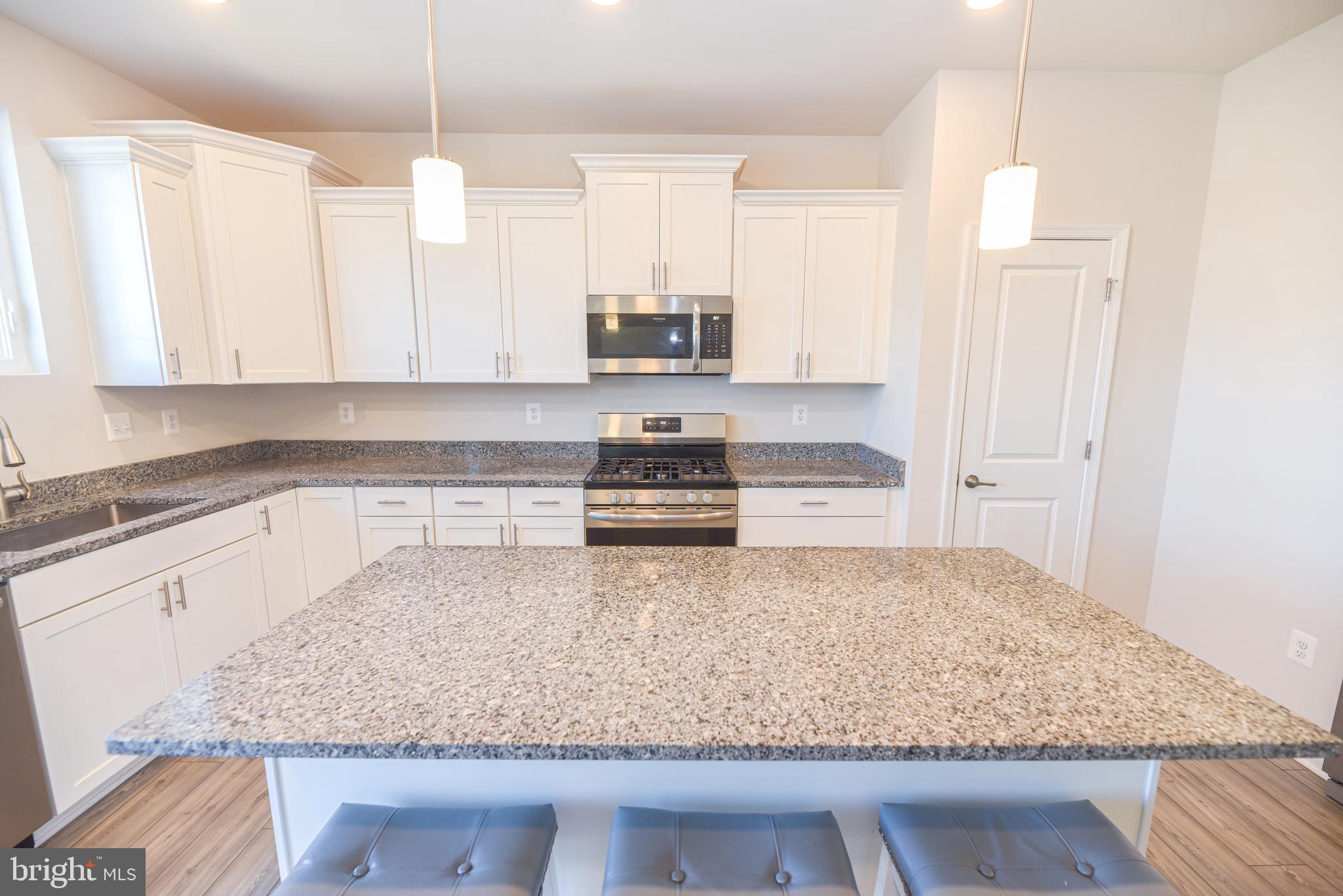 PLANTATION LAKES - Residential