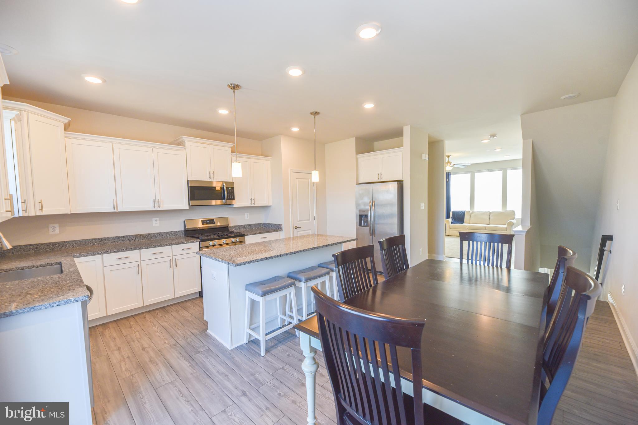 PLANTATION LAKES - Residential