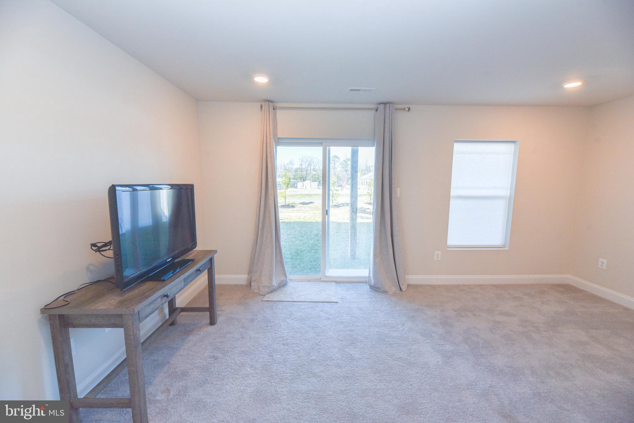 PLANTATION LAKES - Residential