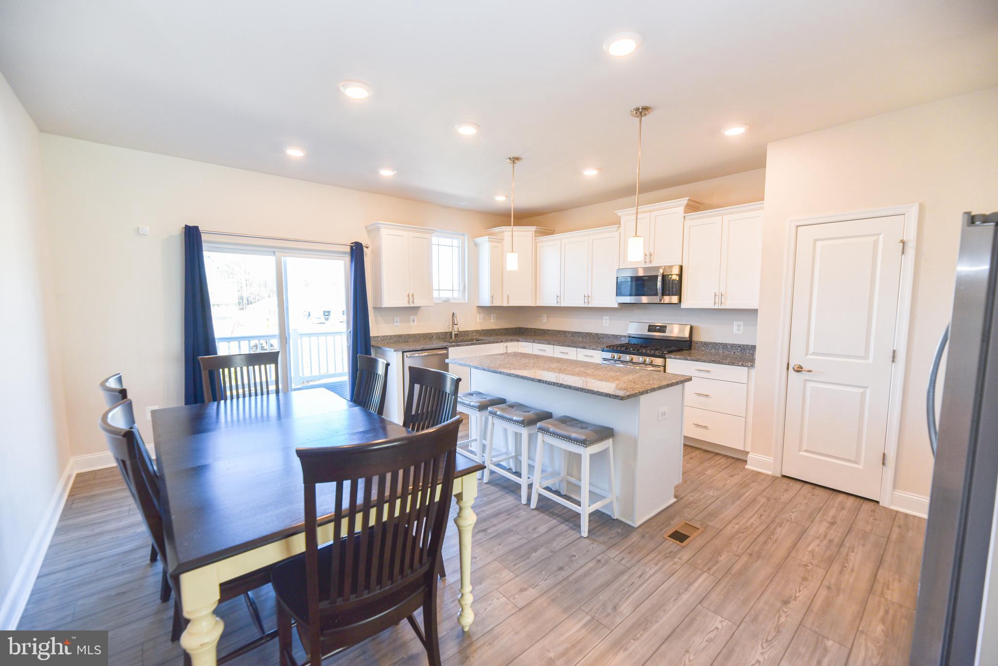 PLANTATION LAKES - Residential