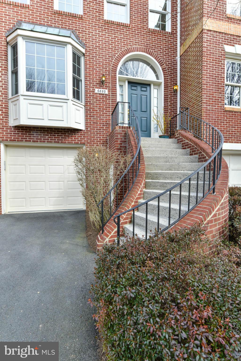 MC LEAN PROVINCE - Residential