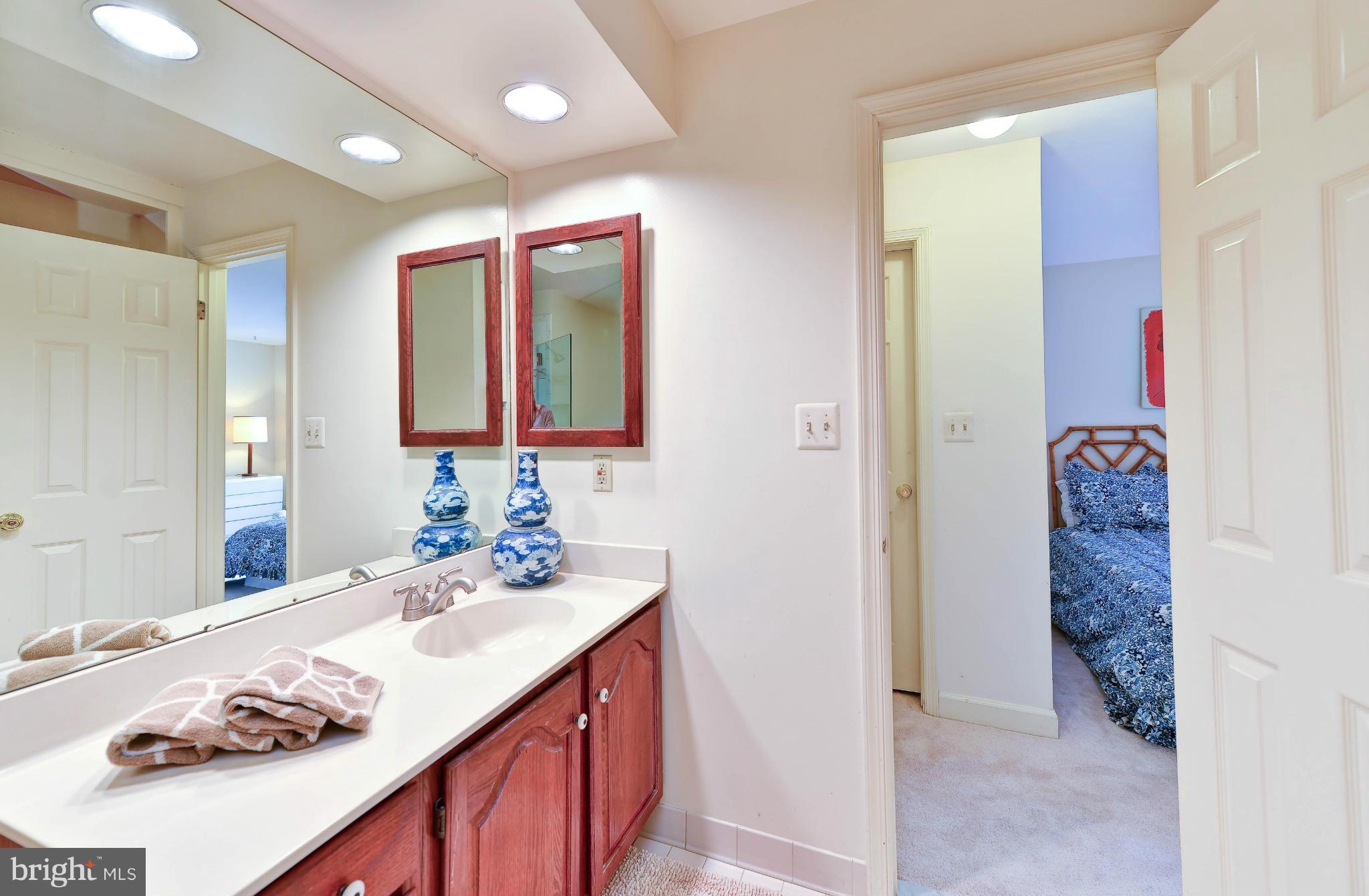 MC LEAN PROVINCE - Residential