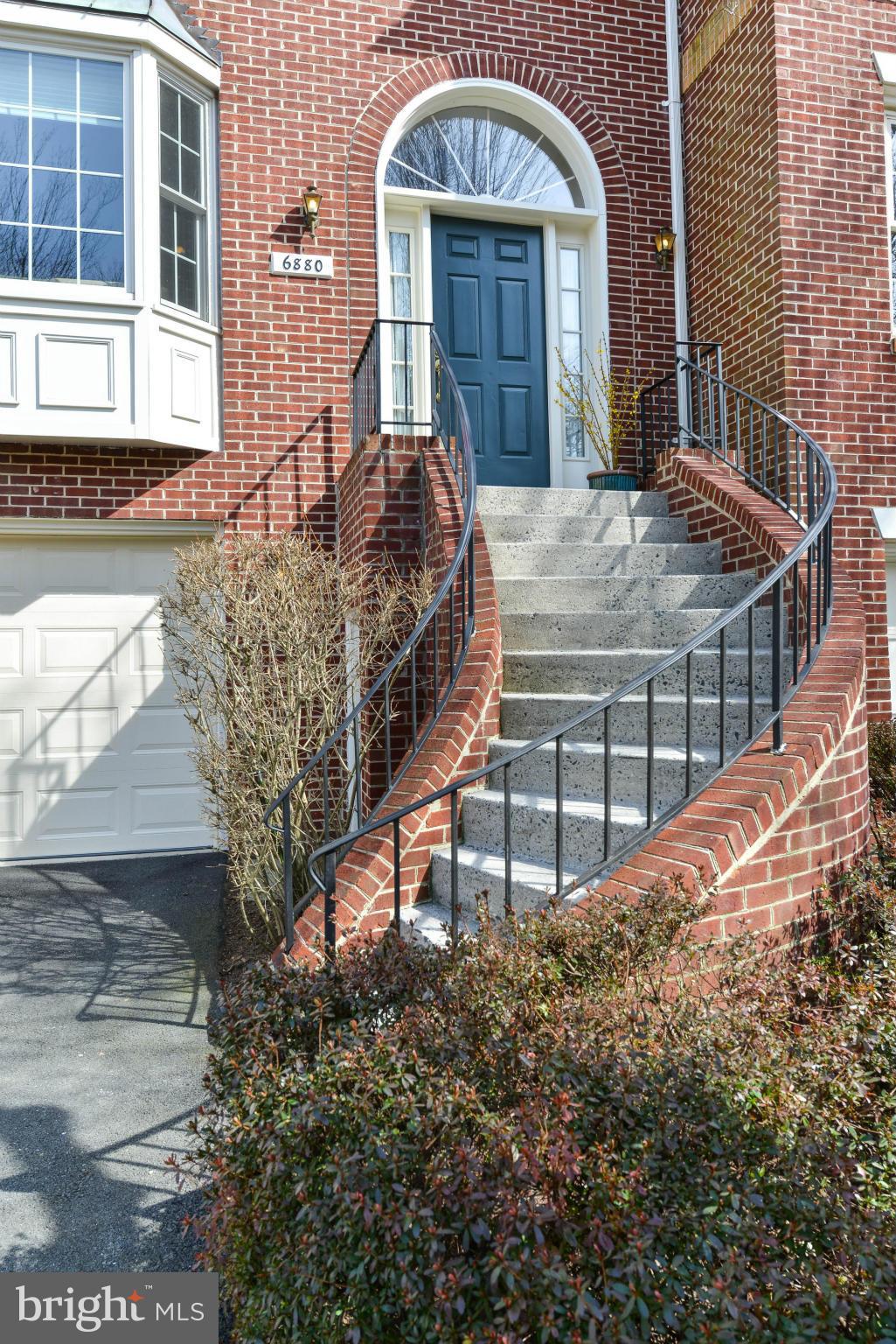 MC LEAN PROVINCE - Residential