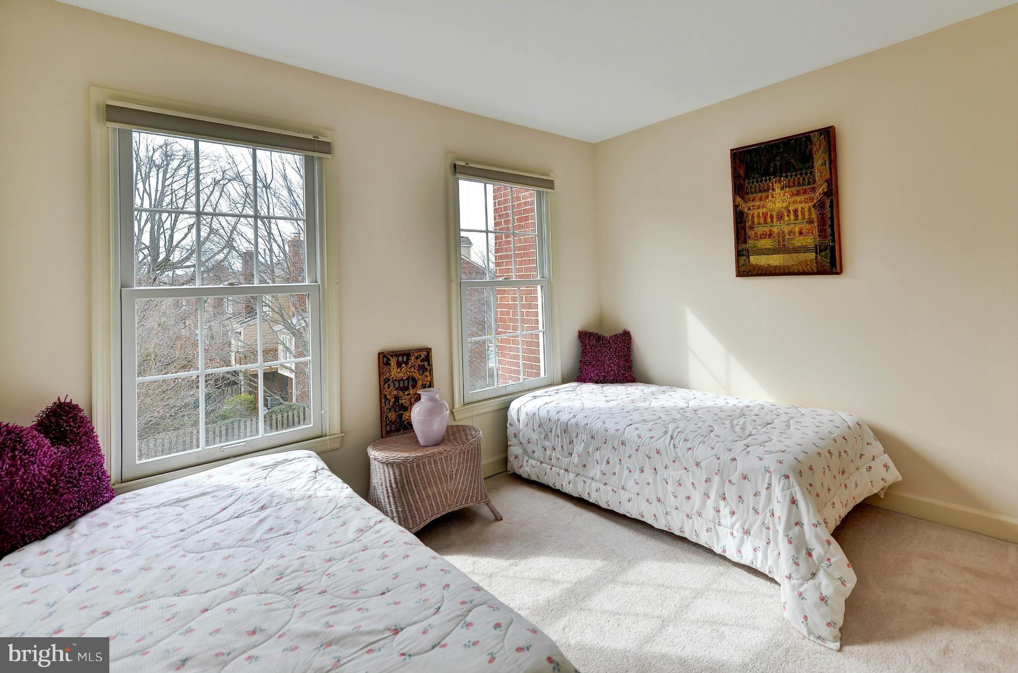 MC LEAN PROVINCE - Residential