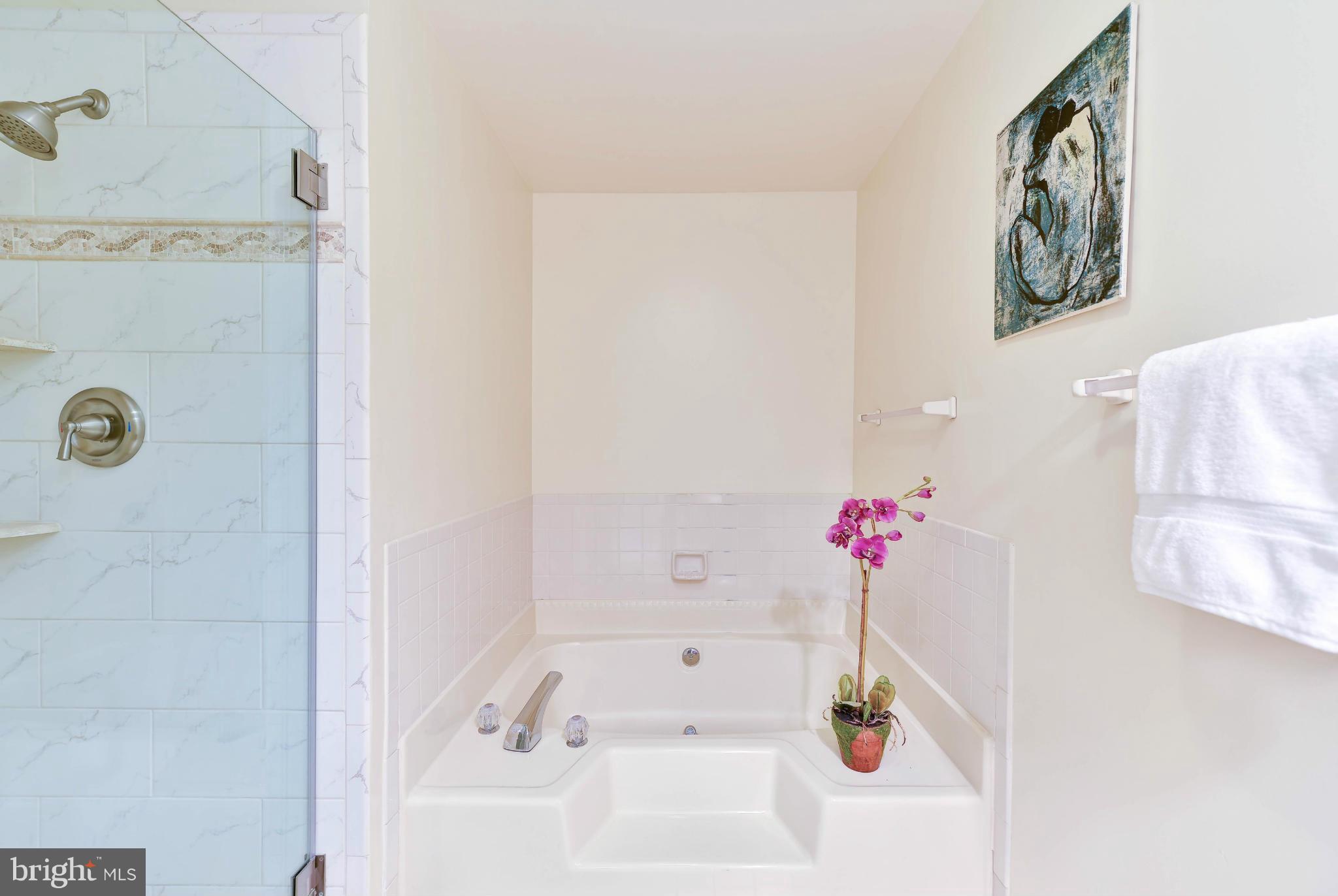 MC LEAN PROVINCE - Residential