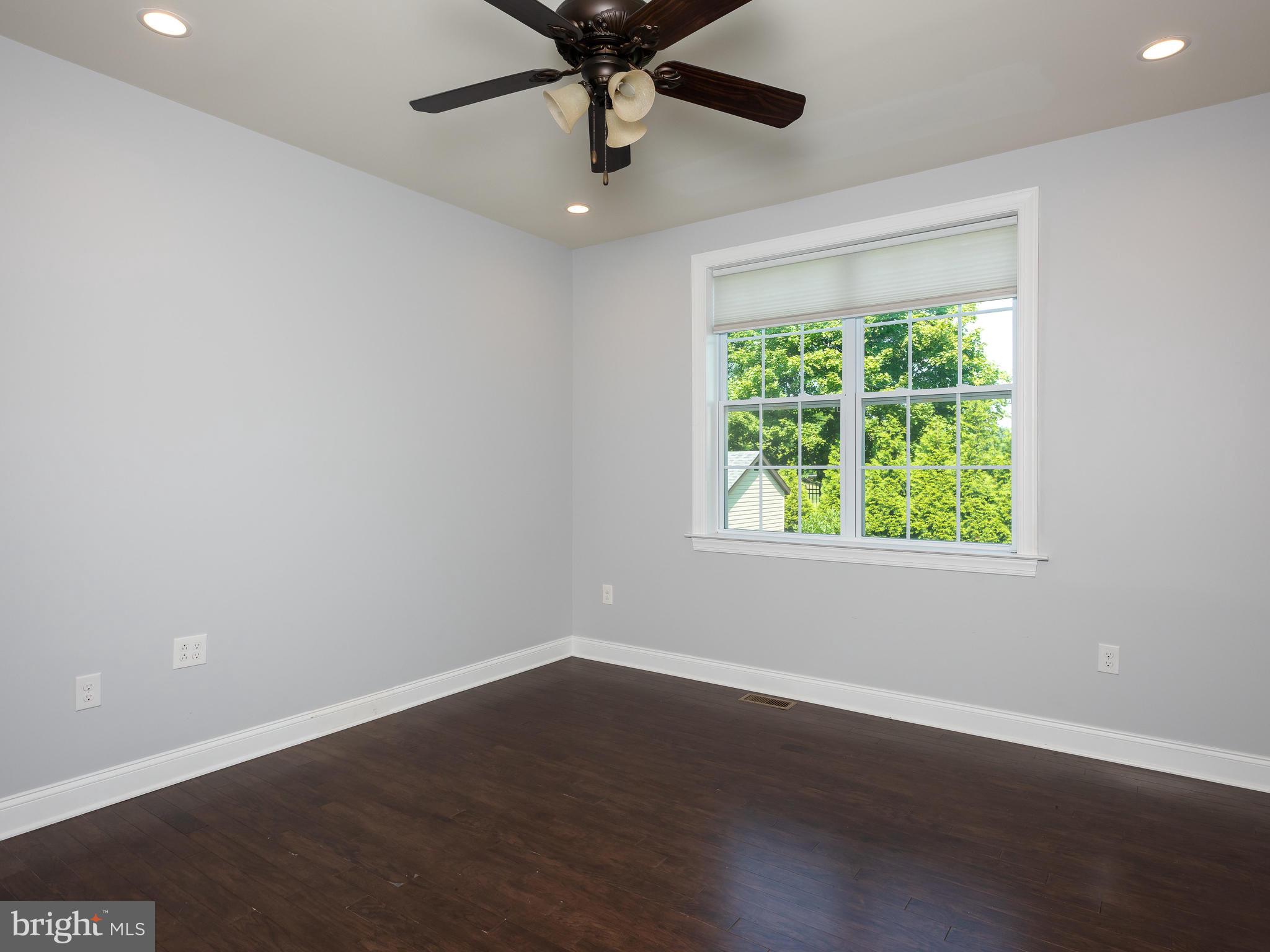 WARRINGTON GLEN - Residential