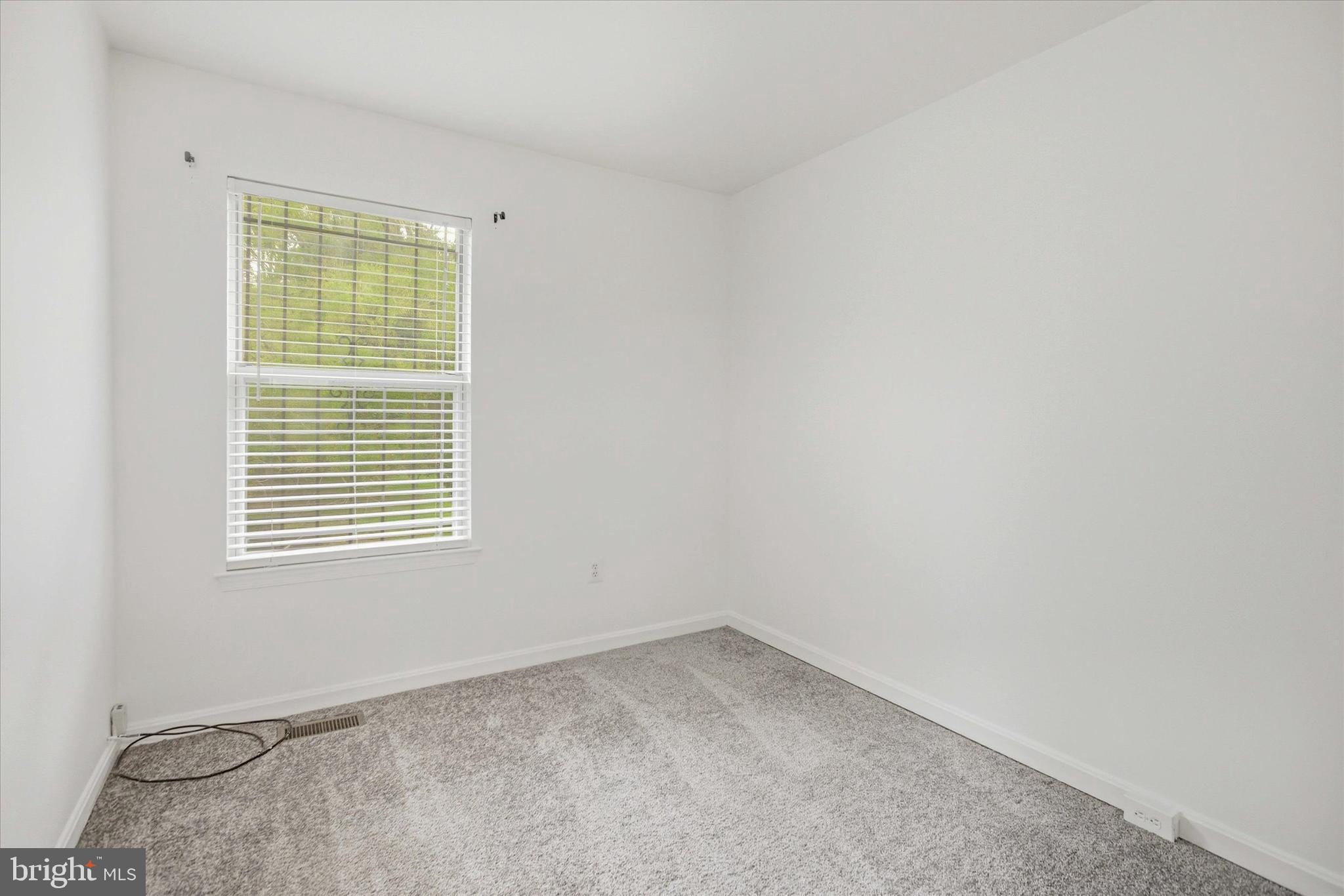 LONDON WOODS - Residential