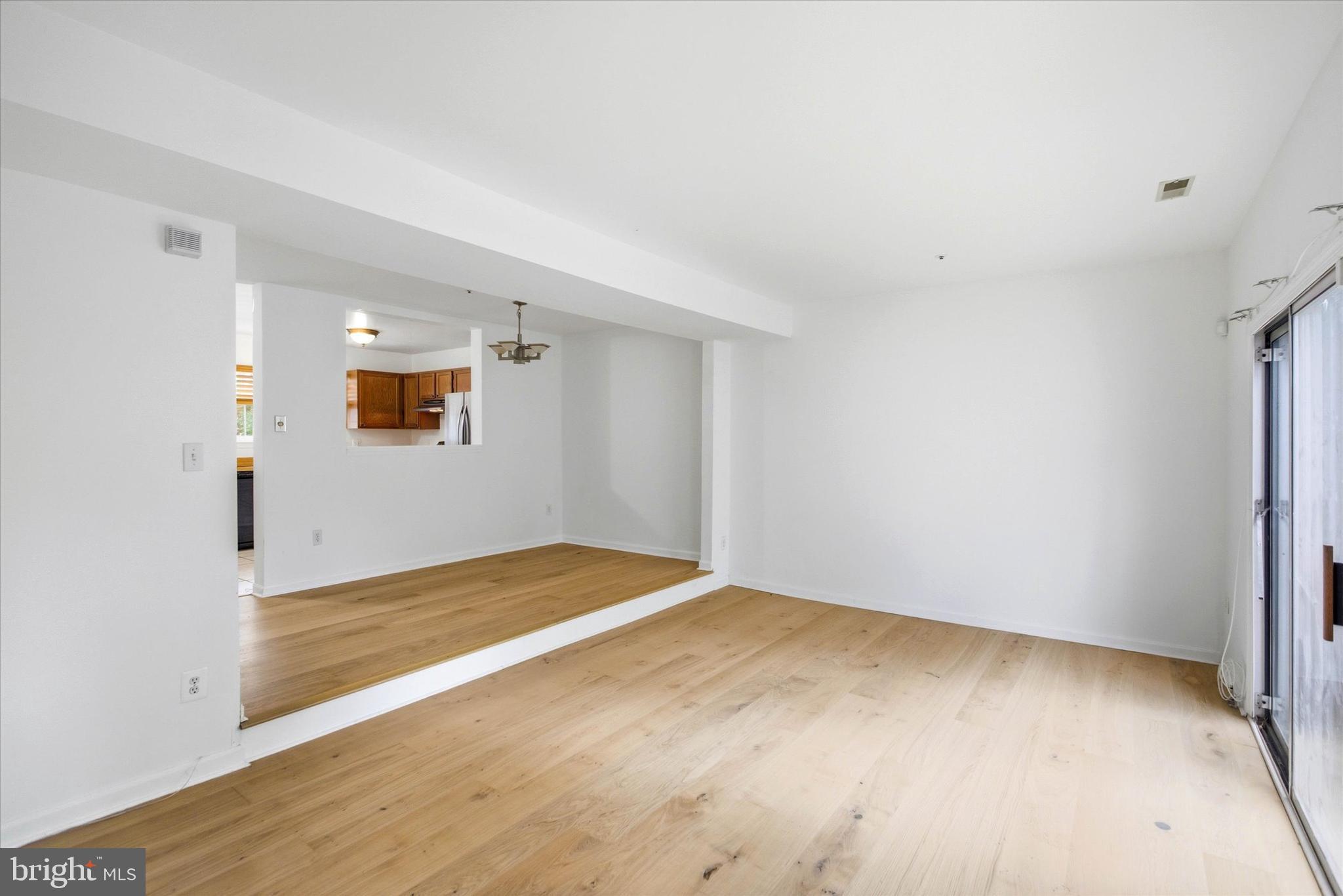 LONDON WOODS - Residential