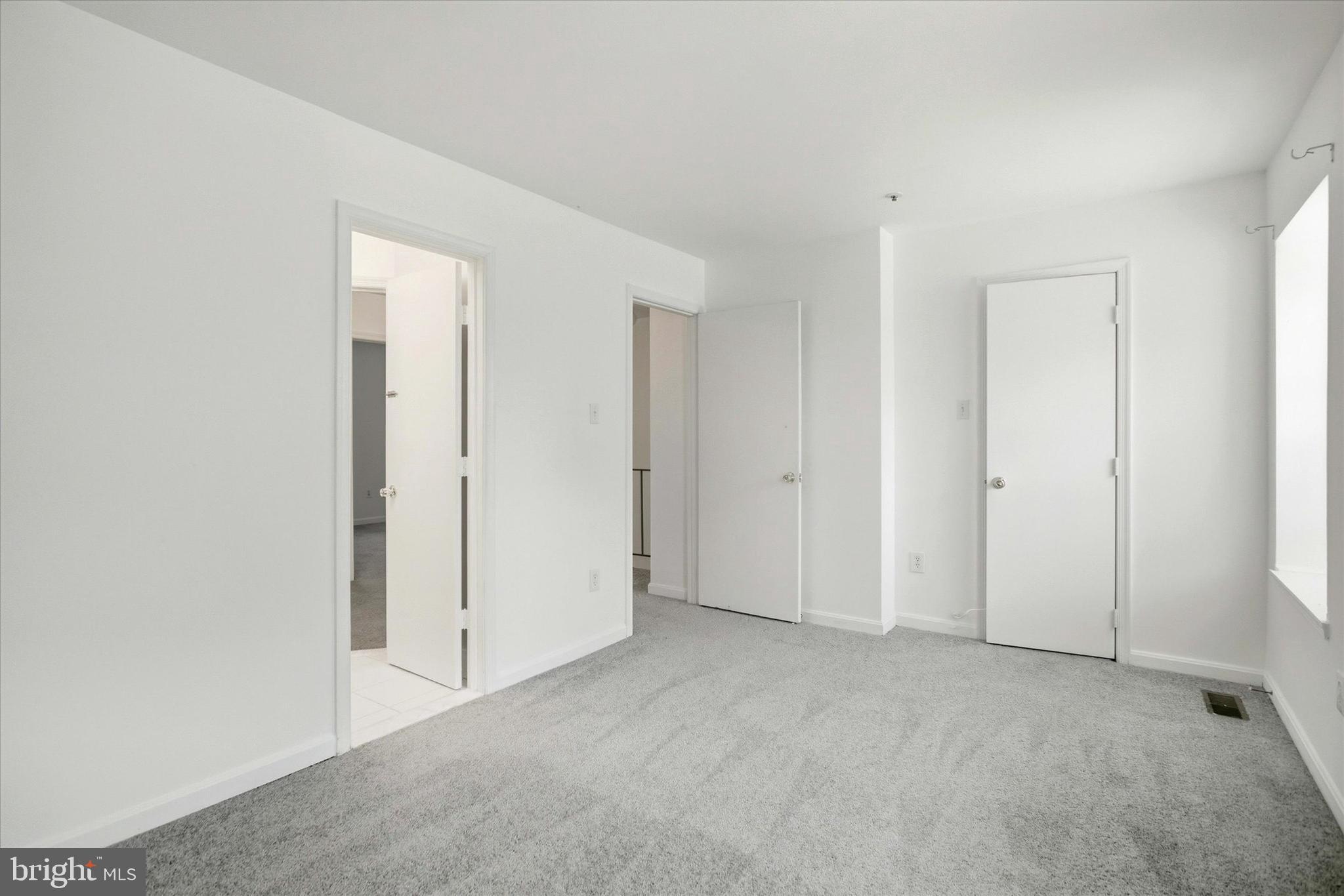 LONDON WOODS - Residential