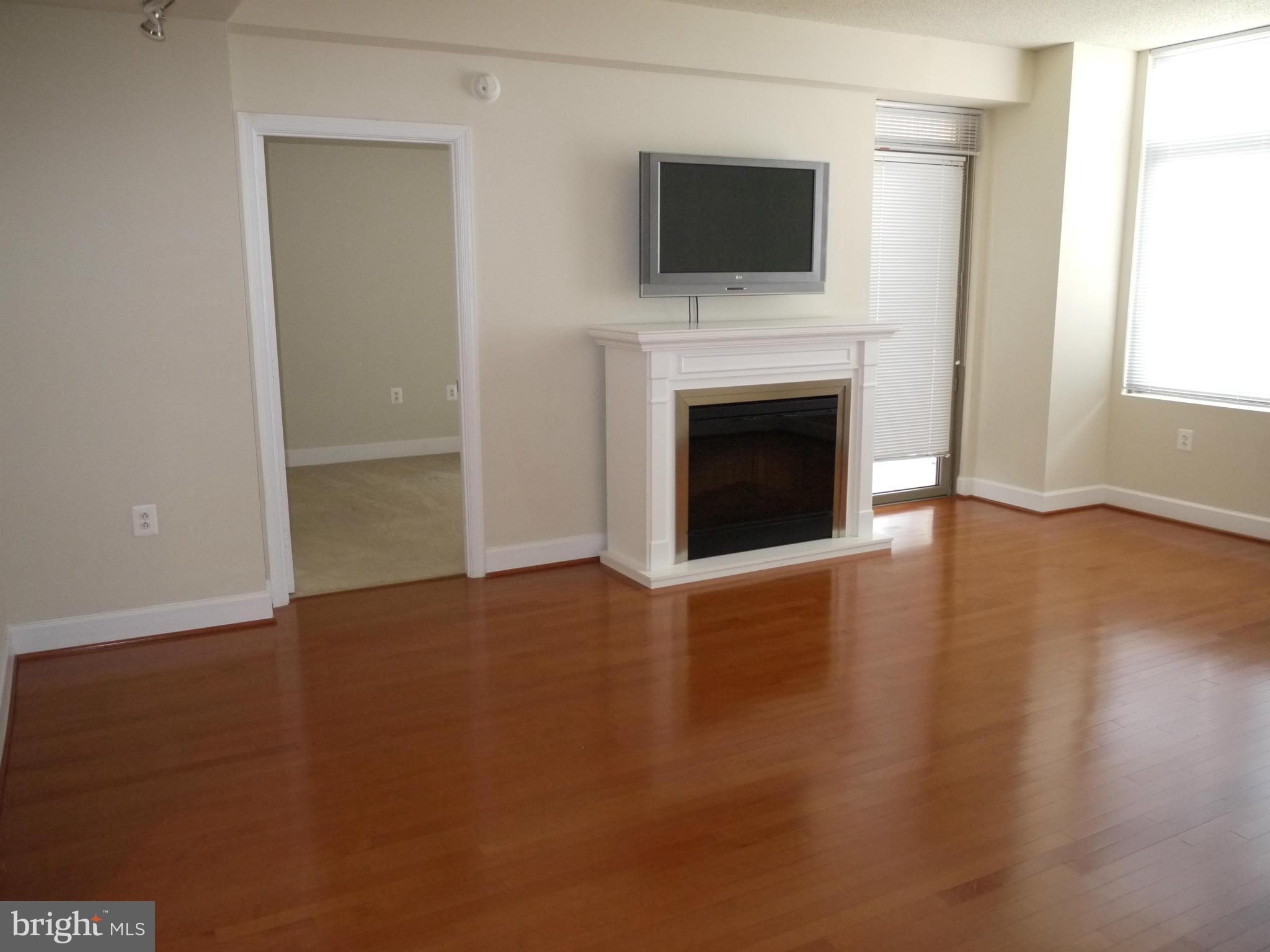 ECLIPSE ON CENTER PARK - Residential