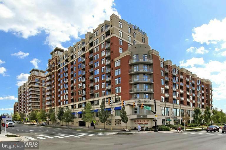 ECLIPSE ON CENTER PARK - Residential