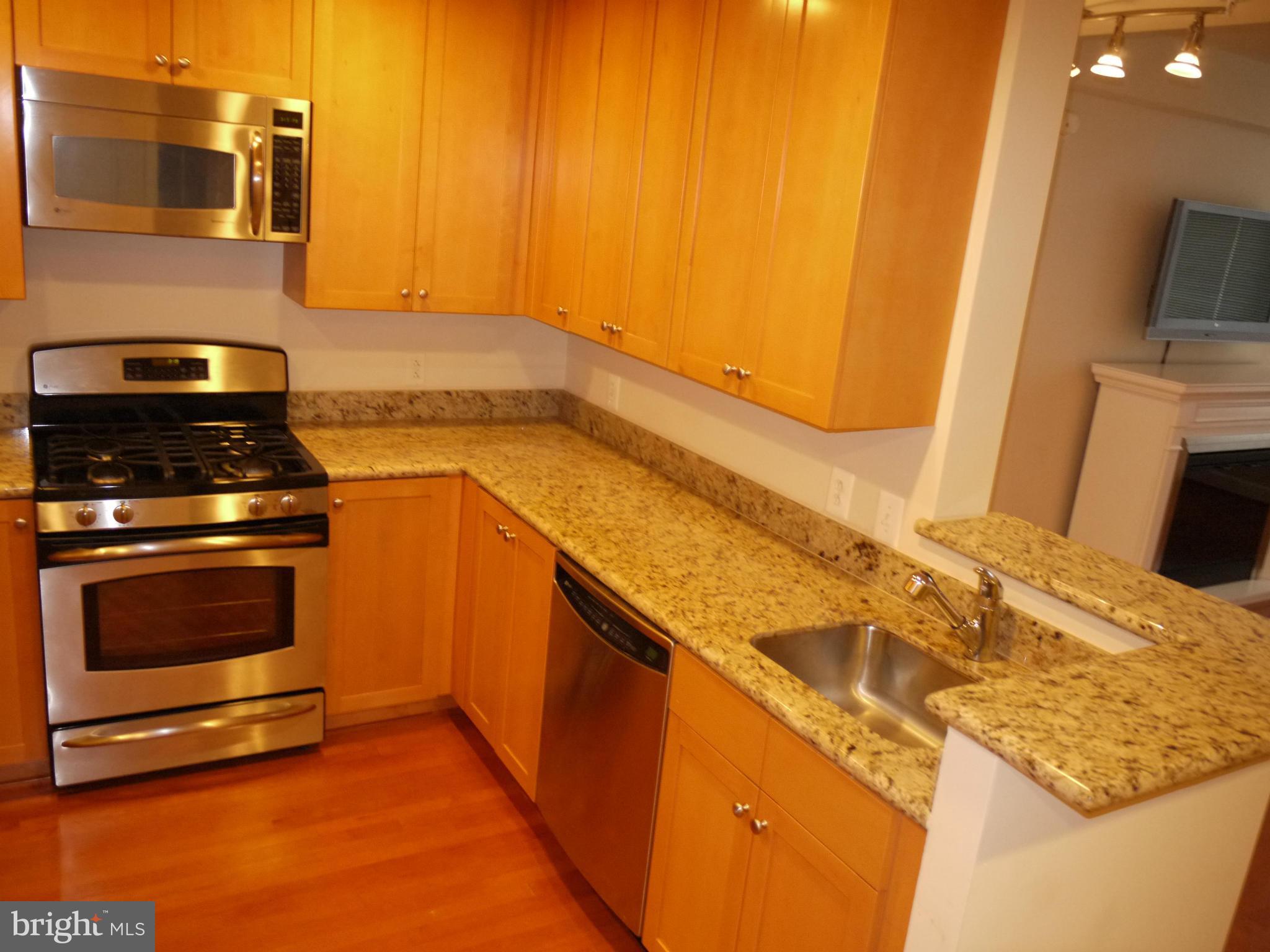 ECLIPSE ON CENTER PARK - Residential