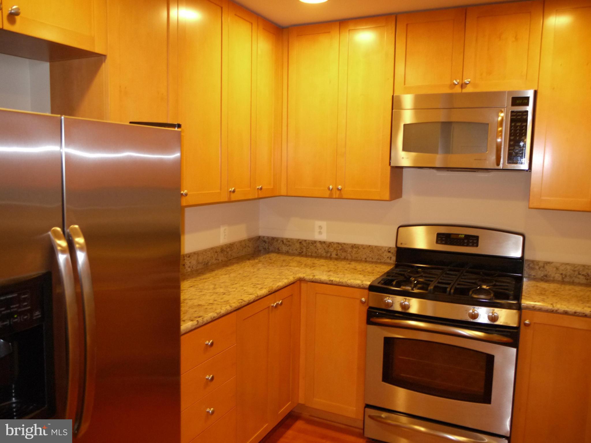 ECLIPSE ON CENTER PARK - Residential