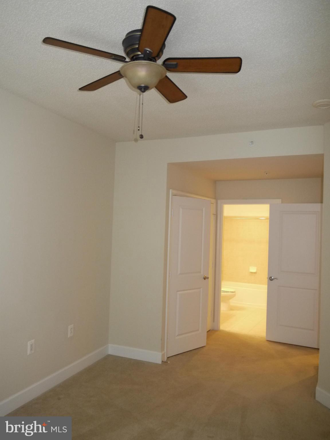 ECLIPSE ON CENTER PARK - Residential