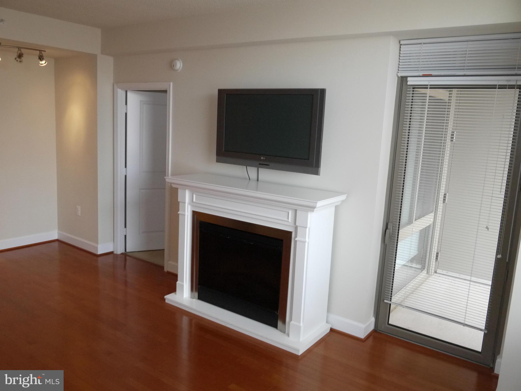 ECLIPSE ON CENTER PARK - Residential