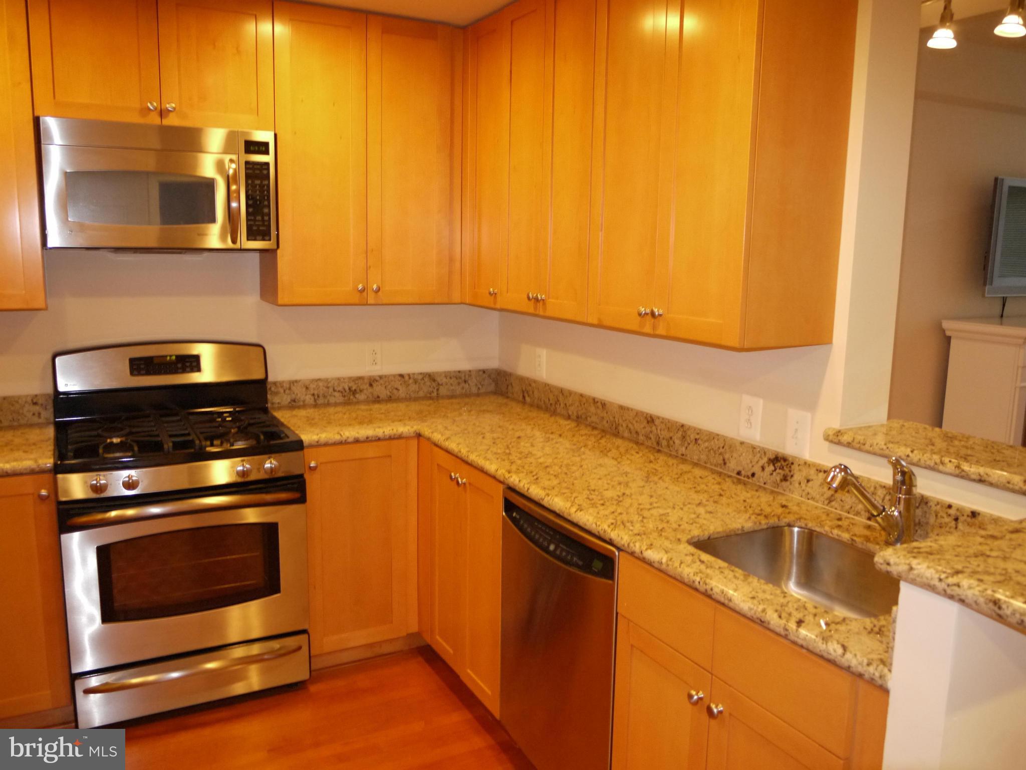 ECLIPSE ON CENTER PARK - Residential