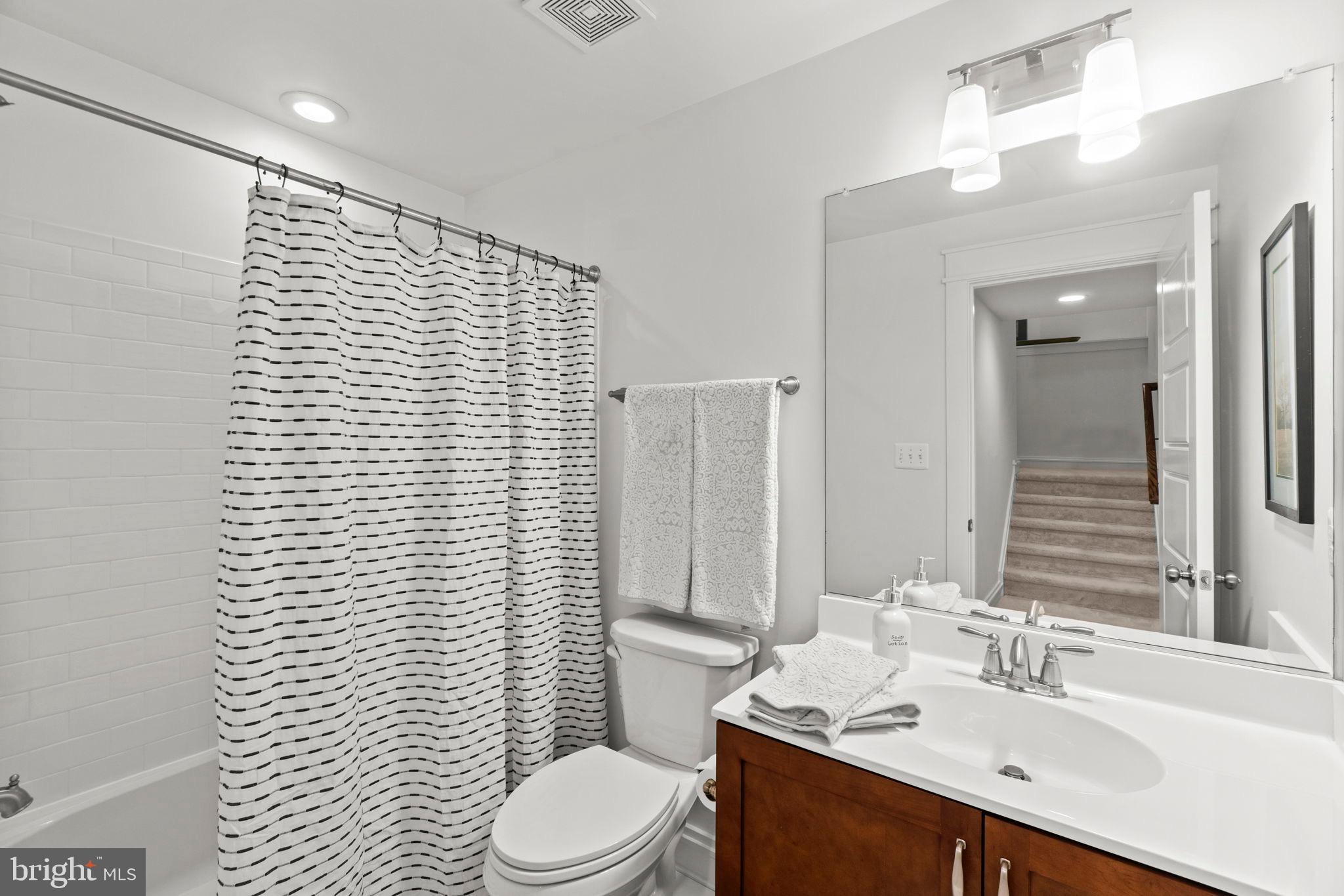 MONROE HILL - Residential