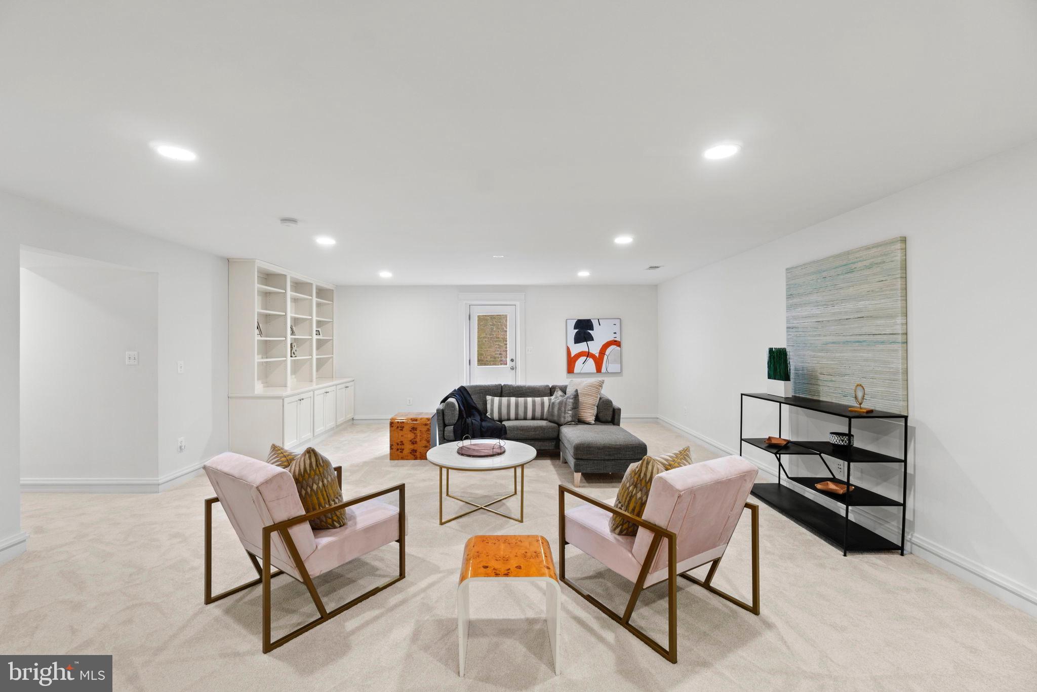 MONROE HILL - Residential