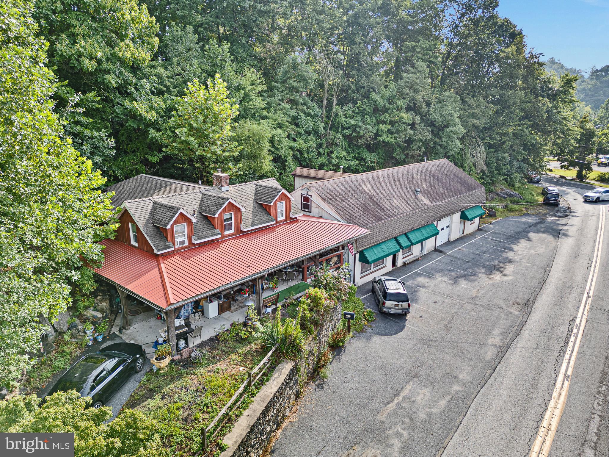 2913 CREEK ROAD
