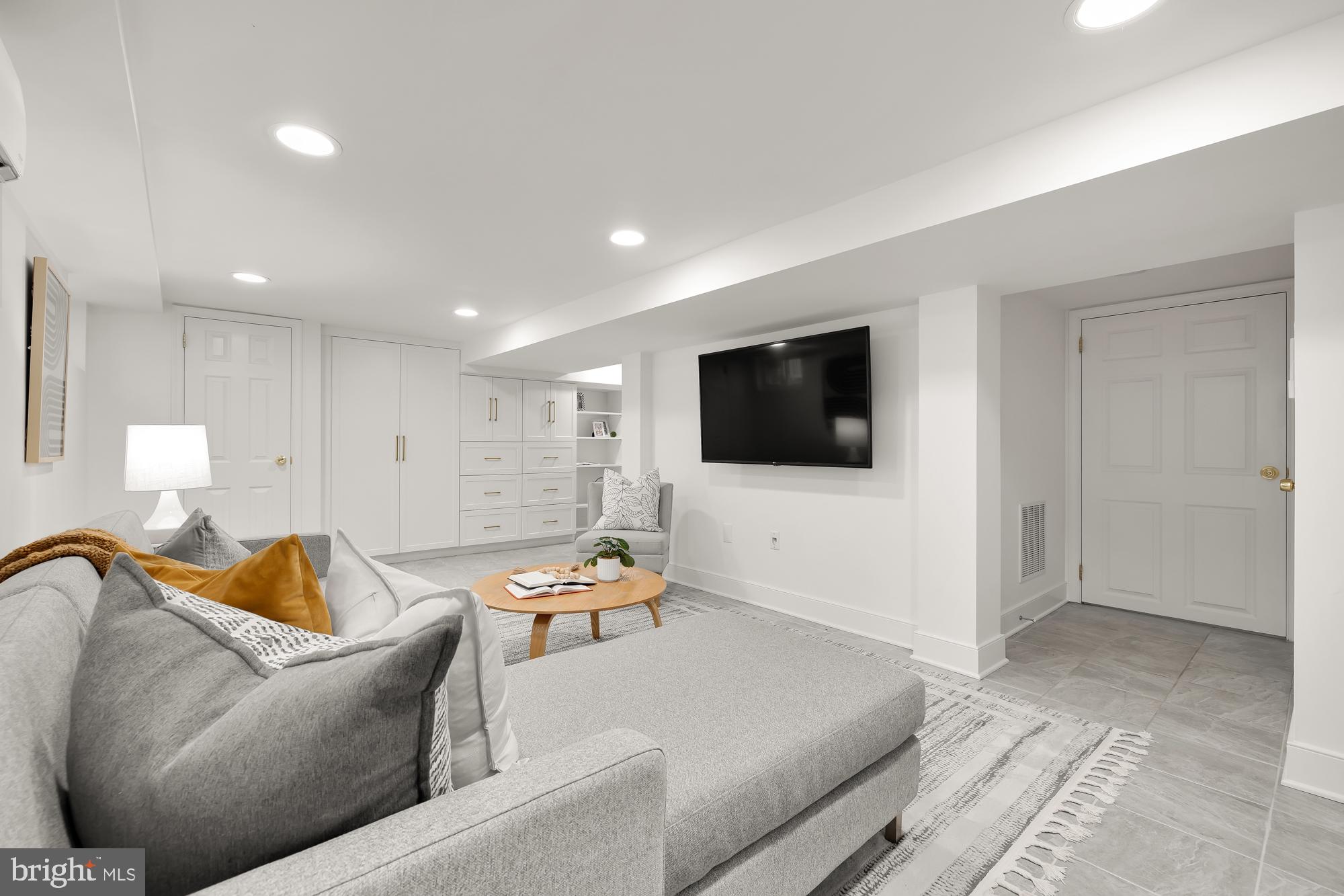 CHEVY CHASE - Residential