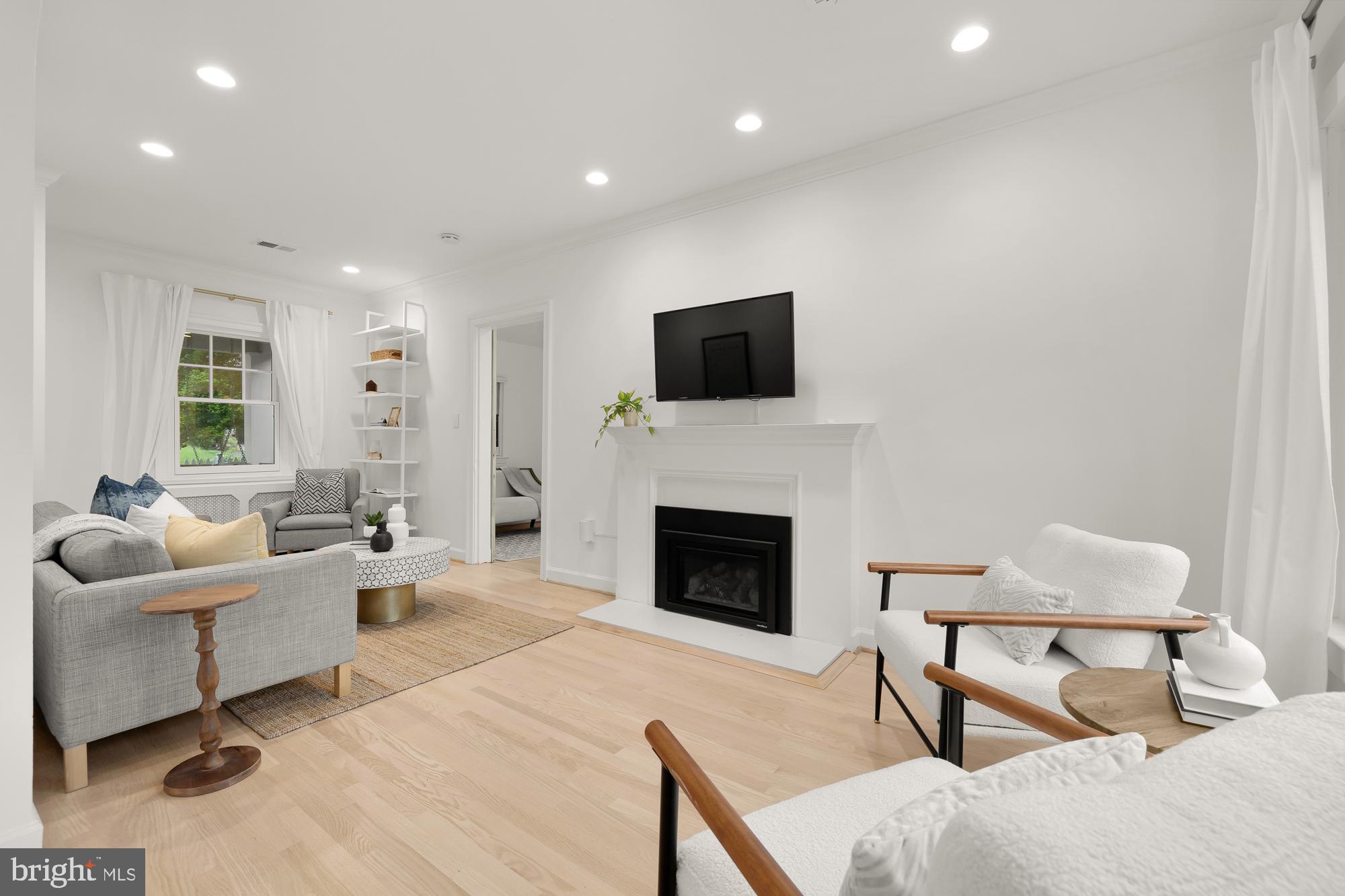 CHEVY CHASE - Residential