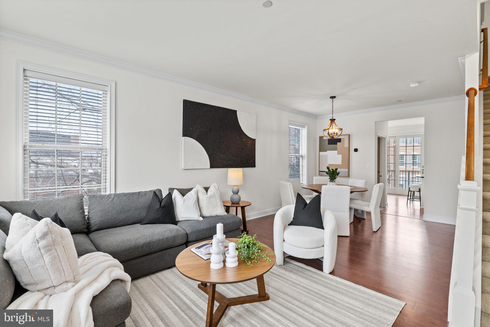 NAVAL SQUARE - Residential